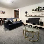 2Br Flat Historic Centre Sleeps 5