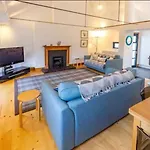 Cozy Mezzanine Apartment In Edinburgh\'S Old Town