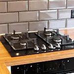Stylish 3 Bed Edinburgh Abode - Parking And Garden