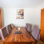 Fab Arthur Seat Views, Old Town Apartment