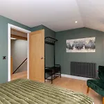 Dragon Suites - City Centre 2 Bed Luxury Mews House