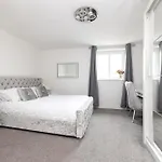 Joivy Elegant Flat With Balcony