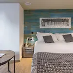 Stay Central Hotel