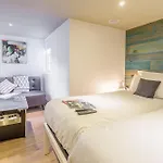 Stay Central Hotel