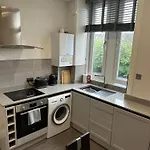 Beautiful Flat Close To City Centre