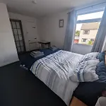 Gorgeous Full Home In Edinburgh