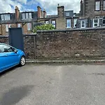Quiet Central Apartment For Upto 4 People