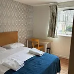 Quiet Central Apartment For Upto 4 People