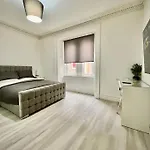 Contemporary Flat In Prime City Centre