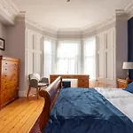 Beautiful Victorian Townhouse With Private Garden, Close To The Beach