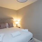 Dragon Suites - Edinburgh City Centre 1 Bed Apartment