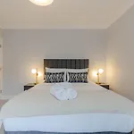 Dragon Suites - Ladon Suite - 2 Bed City Centre Luxury Apartment