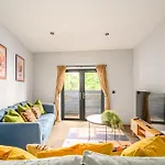 Trinity Flats By The House Of Danu