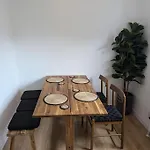 Tranquil 3-Bedroom Home In Edinburgh