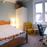 Double Room In Prestonfield Flat