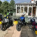 Edinburgh Full House