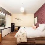 Warm & Welcoming Apartment, City Center - Meadows 4