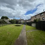 2 Bed Flat In Edinburgh City