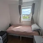 Tranquil 3-Bedroom Home In Edinburgh
