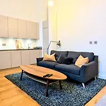 Luxury Apartment In Edinburgh City Center