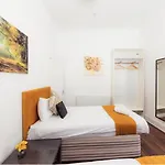 Warm & Welcoming Apartment Close To Meadows! City Centre 10