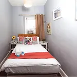 Warm & Welcoming Apartment Close To Meadows! City Centre 10