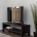 4 Bedroom House - Free Parking