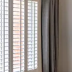 4 Bedroom House - Free Parking
