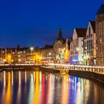 Modern 1 Bed Leith Tram Station Edinburgh