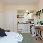 Cosy 1 Bed Flat Near City Centre