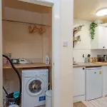 Cosy 1 Bed Flat Near City Centre
