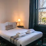 4 Friends House