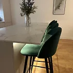 Lux 2 Bedroom Ground Floor Apartment