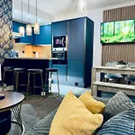 Two Bedroom Apartment-Central Edinburgh-Old Town-Licensed