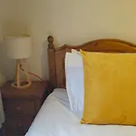 Hopetoun Apartment With Free Parking