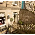 Joivy Boutique Apt With Patio In New Town