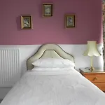 Ashlyn Guest House
