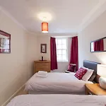 Writers View, Royal Mile Apartment Edinburgh