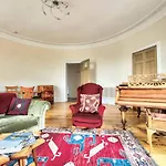 Altido Spacious & Elegant Apt By St Andrew Square W View