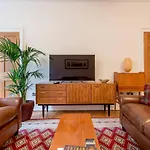 Joivy Spacious Flat With Garden In City Centre