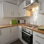 The Bolthole - Fantastic Old Town Location!