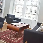 High Street - Modern Scandi Design Apartment In The Heart Of The Old Town!