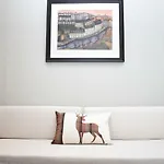 High Street - Modern Scandi Design Apartment In The Heart Of The Old Town!