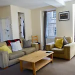 1 Bedroom Apartment Near Edinburgh Castle Sleeps 2