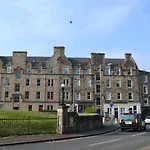 Beautiful Holyrood Park Apartment
