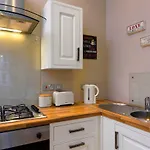 Stylish Apartment Near Royal Mile