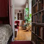 Central Apartment With Parking, Original Art And Antiques