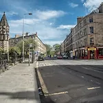 Edinburgh Ground Floor City Centre Flat Close To Princess Street