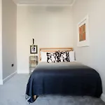 Holyrood Park City Centre Apartment