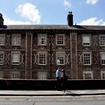 Stylish Flat In 1860\'S Listed Building